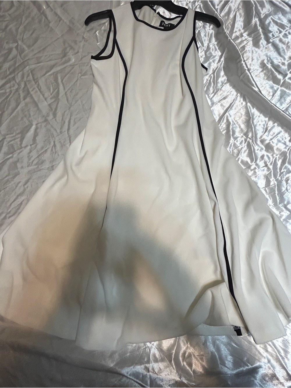 NWT DKNY White Black Contrast Piping Princess Seam Fit & Flare Dress 6